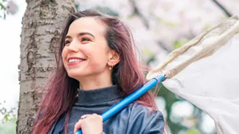 Dr. Nina Sokolov – The Artistic Musings of a Bee Disease Ecologist